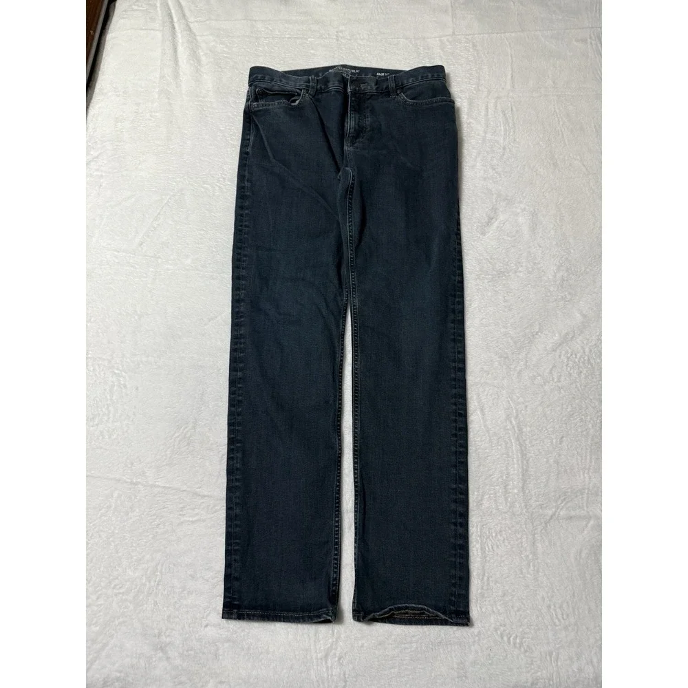 Banana Republic Traveler Jeans Mens 33x30 Blue Slim Tapered Stretch